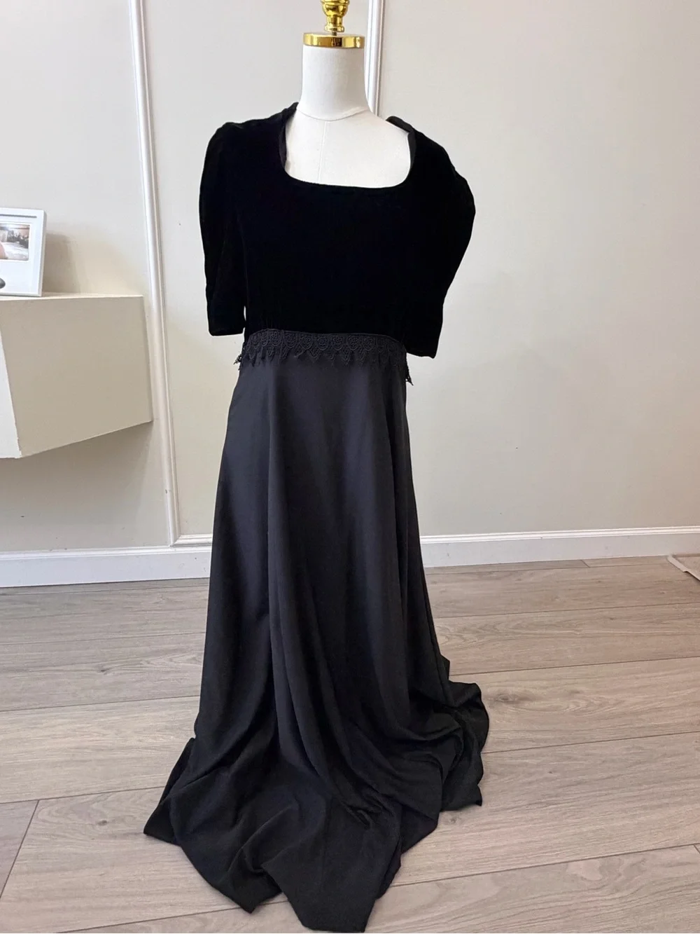Elegant Black Velvet Maxi Skirt with Fringe Waist